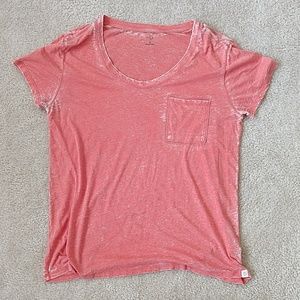 Pinkish orange T-shirt with pocket for slim person